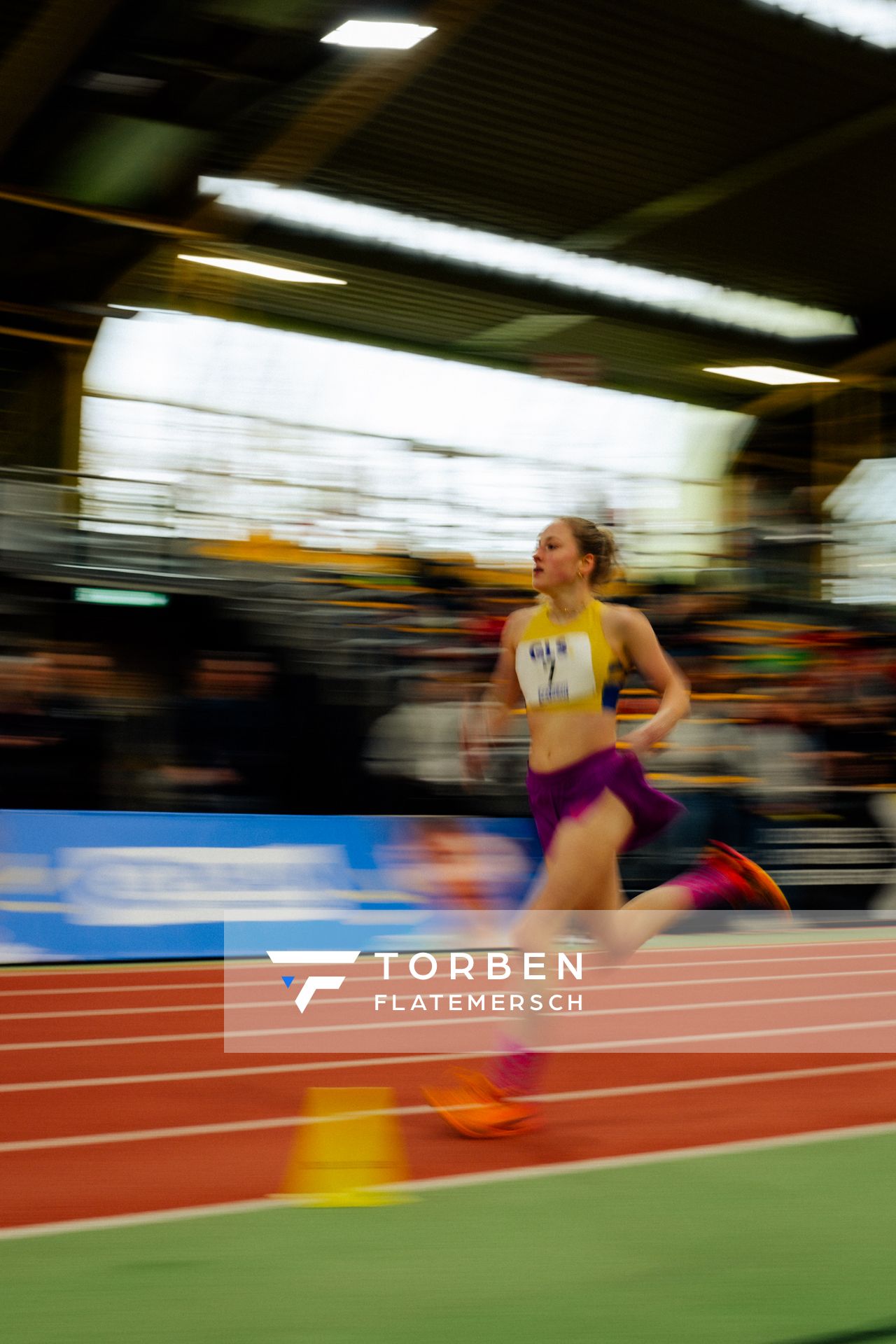 Maya Schuler (LG Ortenau Nord) waehrend den deutschen Jugend-Hallenmeisterschaften U20 am 15.02.2025 in der Helmut-Körnig-Halle in Dortmund