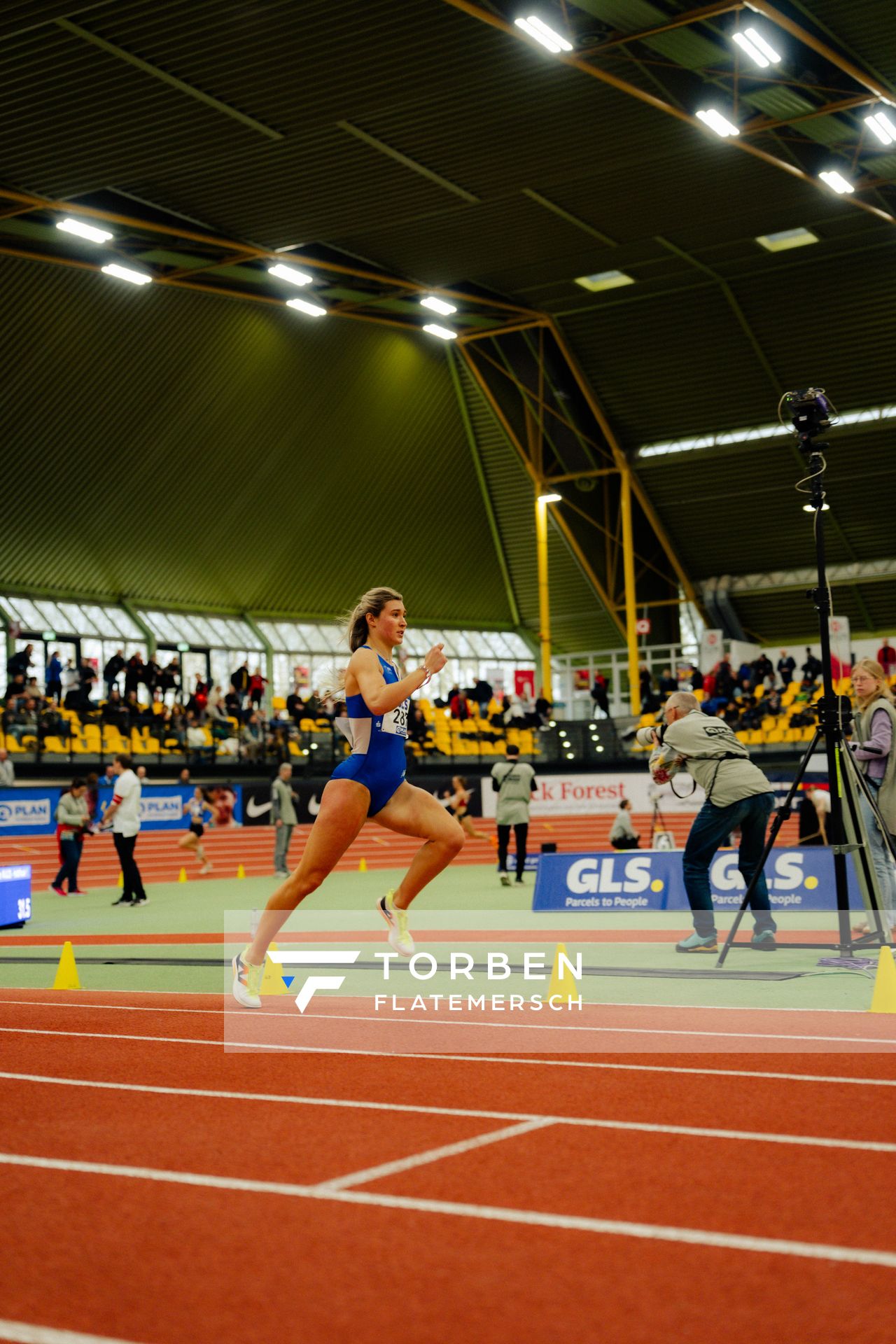 Johanna Martin (1. LAV Rostock) waehrend den deutschen Jugend-Hallenmeisterschaften U20 am 15.02.2025 in der Helmut-Körnig-Halle in Dortmund
