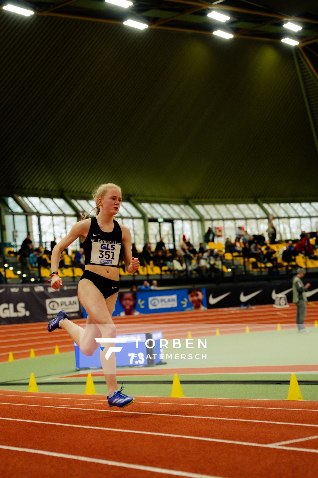 Inke Baumfalk (VfL Germania Leer) waehrend den deutschen Jugend-Hallenmeisterschaften U20 am 15.02.2025 in der Helmut-Körnig-Halle in Dortmund