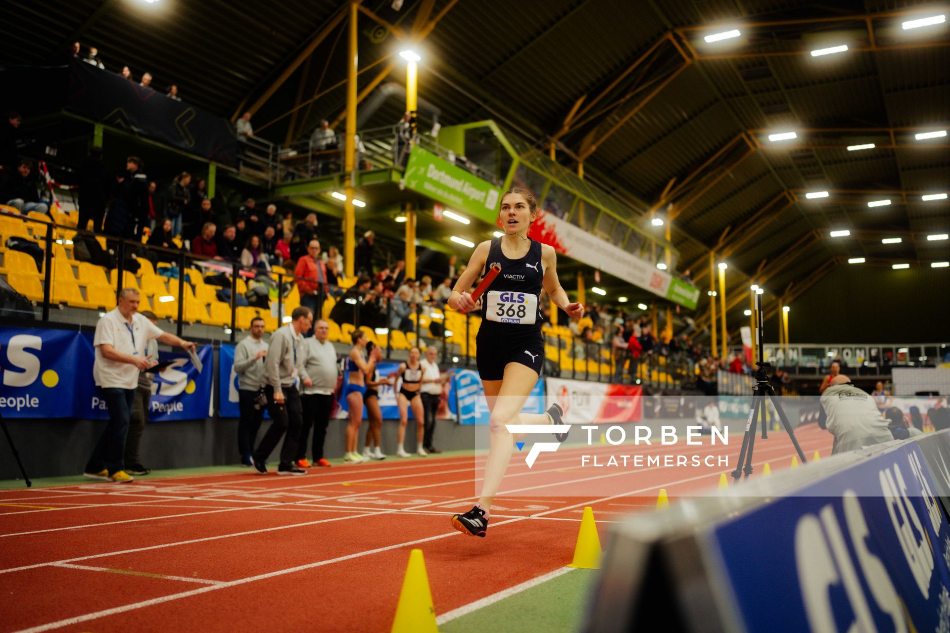 Vera Coutellier (Cologne Athletics) waehrend den deutschen Jugend-Hallenmeisterschaften U20 am 15.02.2025 in der Helmut-Körnig-Halle in Dortmund