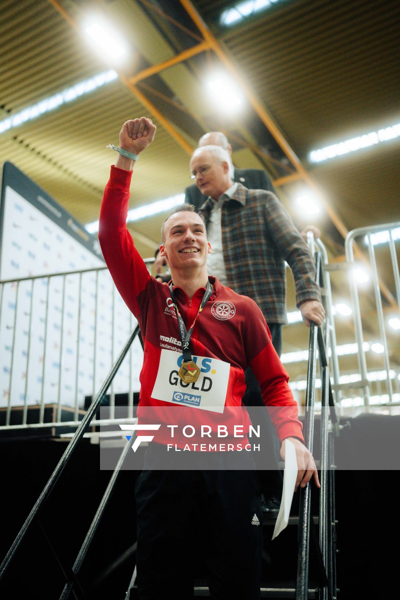 Florian Kroll (LG Osnabrück) gewinnt das 400m Finale bei den deutschenHallenmeisterschaften am 23.02.2025 in der Helmut-Körnig-Halle in Dortmund