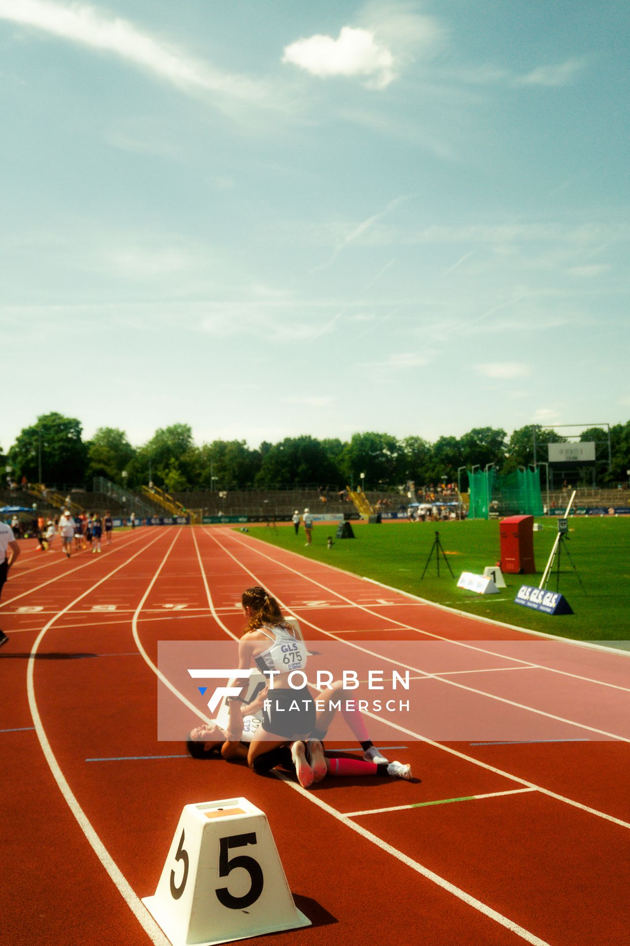 Valerie Fehlandt (LAV Zeven), Johanna Faust (LG Neustadt Nord) waehrend der U16-/U23-DM am 05.07.2025 im Donaustadion in Ulm
