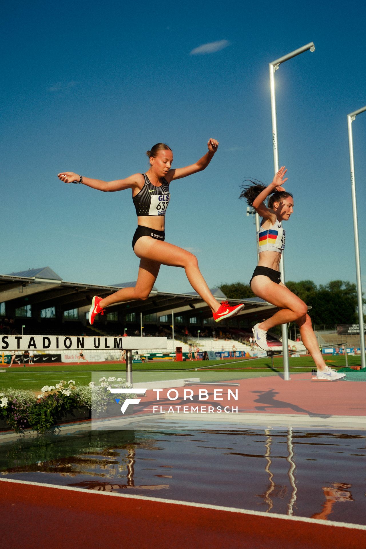 Carolin Hinrichs (VfL Löningen), Constanze Paoli (SSC Hanau-Rodenbach) waehrend der U16-/U23-DM am 05.07.2025 im Donaustadion in Ulm