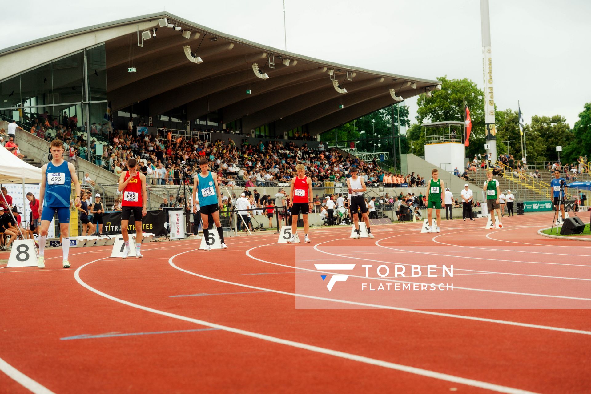Jonas Stümpfig (SSF Bonn), Hans Kobmann (Braunschweiger Laufclub), Constantin Harry Fox (SV 1885 Teutschenthal/WLT), Jonas Hörnke (ASC Düsseldorf), Jaron Diehr (VfL Wolfsburg), Hendrik Brauer (1.VfL FORTUNA Marzahn), Zons Sydney von (TSV Bayer Dormagen) waehrend der U16-/U23-DM am 06.07.2025 im Donaustadion in Ulm