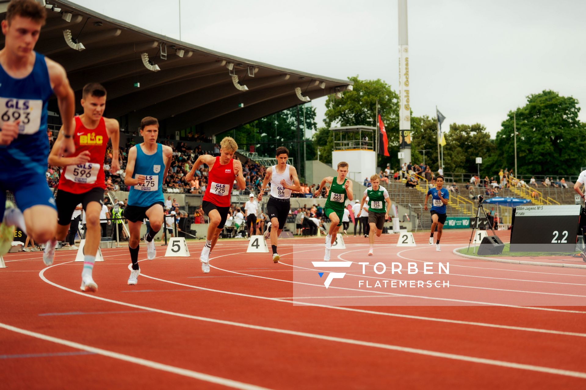 Jonas Stümpfig (SSF Bonn), Hans Kobmann (Braunschweiger Laufclub), Constantin Harry Fox (SV 1885 Teutschenthal/WLT), Jonas Hörnke (ASC Düsseldorf), Till-Hendrik Kunze (SG Gaselan Fürstenwalde), Jaron Diehr (VfL Wolfsburg), Hendrik Brauer (1.VfL FORTUNA Marzahn), Zons Sydney von (TSV Bayer Dormagen) waehrend der U16-/U23-DM am 06.07.2025 im Donaustadion in Ulm