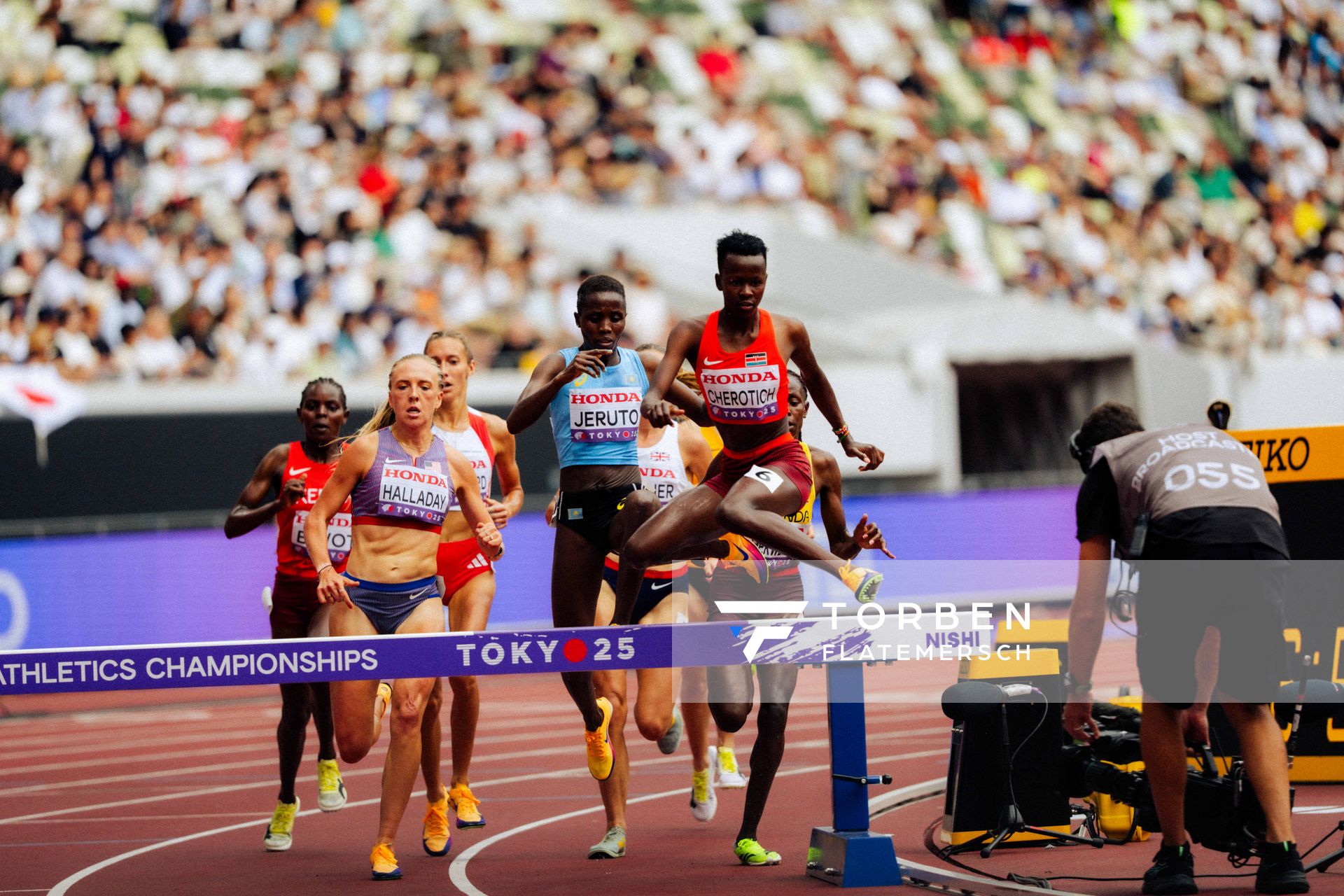 Lexy Halladay (USA), Norah Jeruto (KAZ), Faith Cherotich (KEN) during the World Athletics Championships on 15.09.2025 in Tokyo.