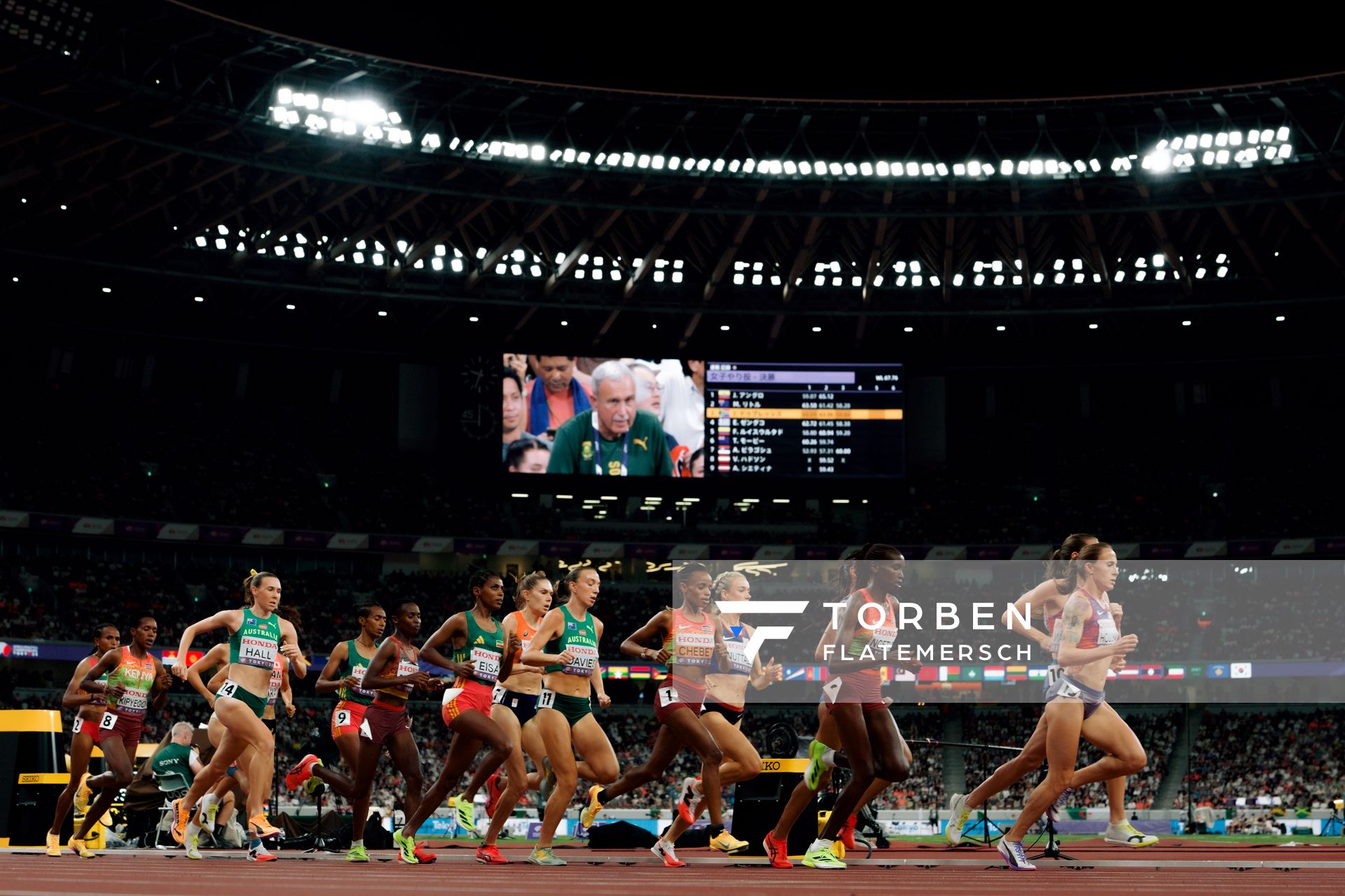 Beatrice Chebet (KEN), Faith Kipyegon (KEN), Linden Hall (AUS), Medina Eisa (ETH), Hannah Nuttall (GBR) during the World Athletics Championships on 20.09.2025 in Tokyo.