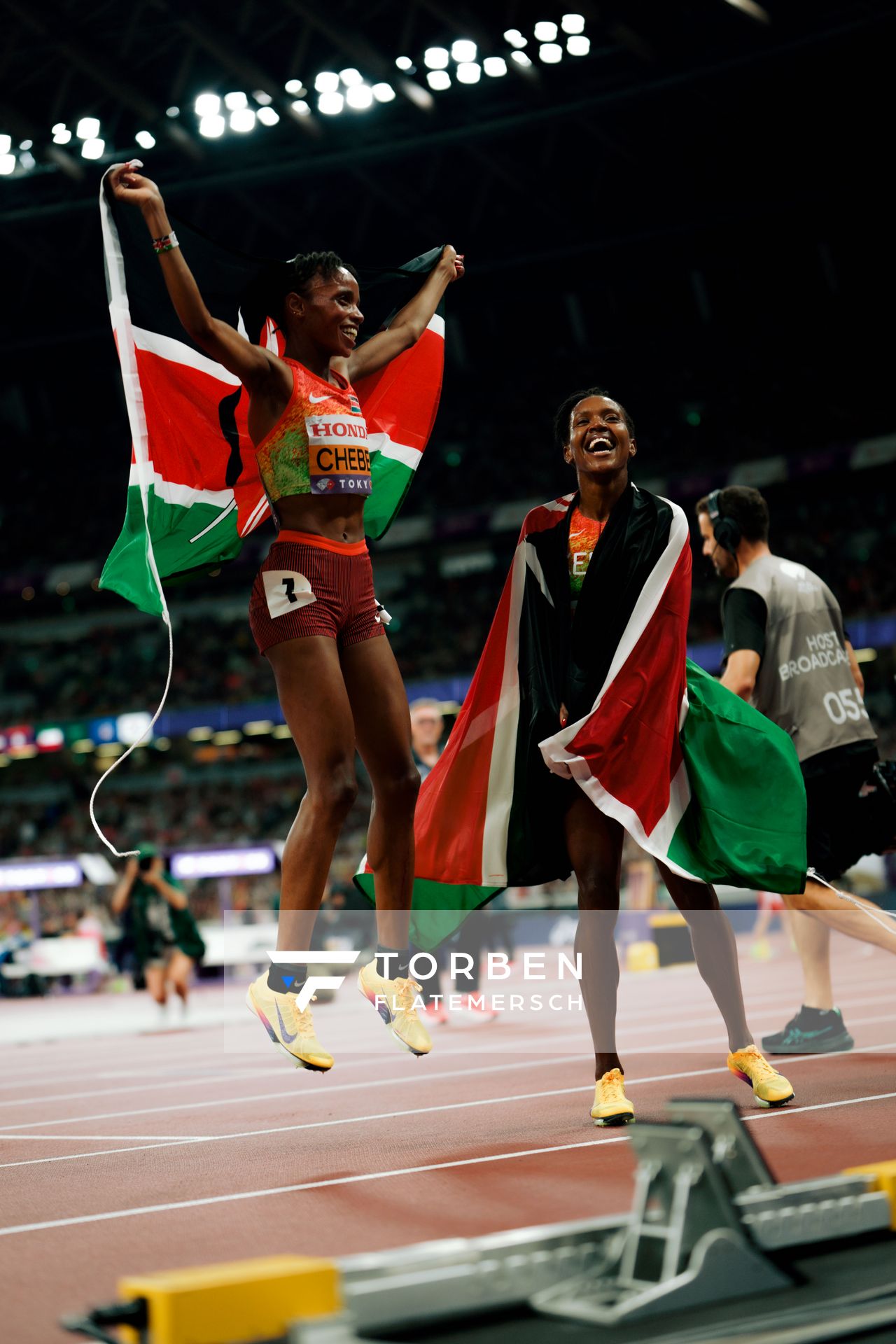 Beatrice Chebet (KEN), Faith Kipyegon (KEN) during the World Athletics Championships on 20.09.2025 in Tokyo.