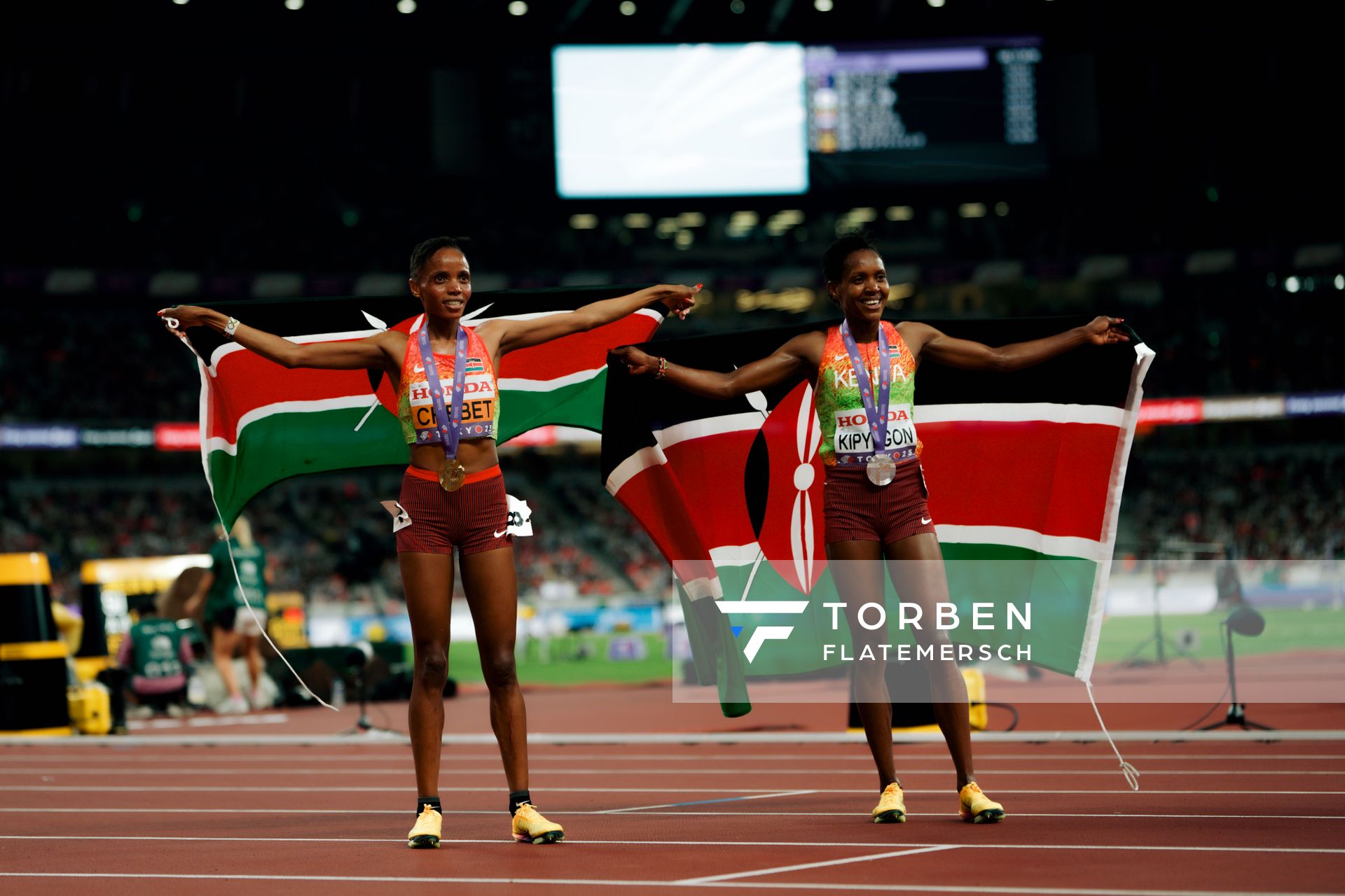 Beatrice Chebet (KEN), Faith Kipyegon (KEN) during the World Athletics Championships on 20.09.2025 in Tokyo.