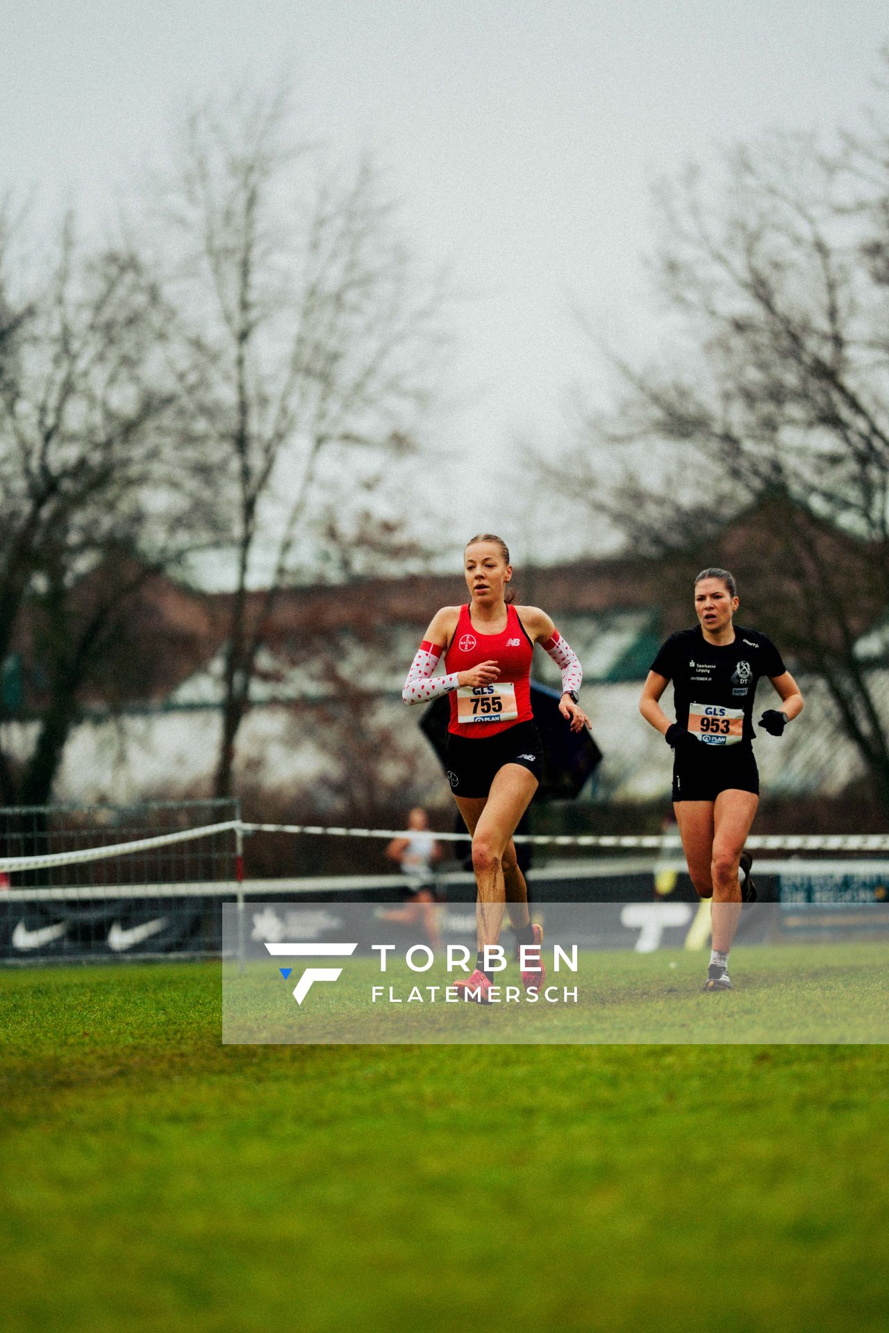 Sophie Hinrichs (TSV Bayer 04 Leverkusen) im Lauf L09 - Frauen, U23 Langstrecke bei den Deutschen Meisterschaften im Crosslauf auf dem Sportgelände Bürgerpark Nord am 30.11.2025 in Darmstadt