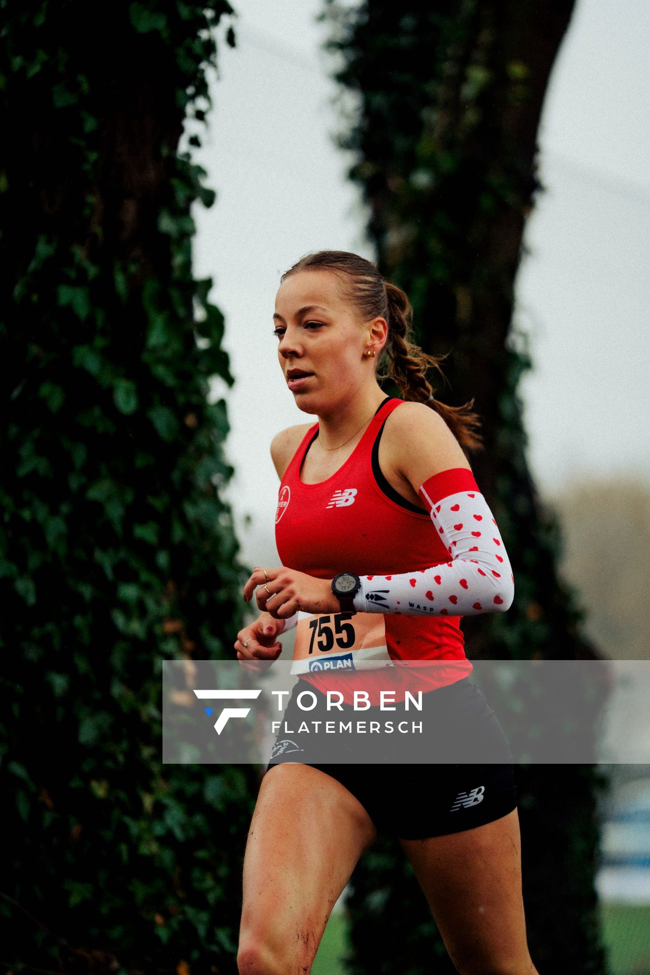 Sophie Hinrichs (TSV Bayer 04 Leverkusen) im Lauf L09 - Frauen, U23 Langstrecke bei den Deutschen Meisterschaften im Crosslauf auf dem Sportgelände Bürgerpark Nord am 30.11.2025 in Darmstadt