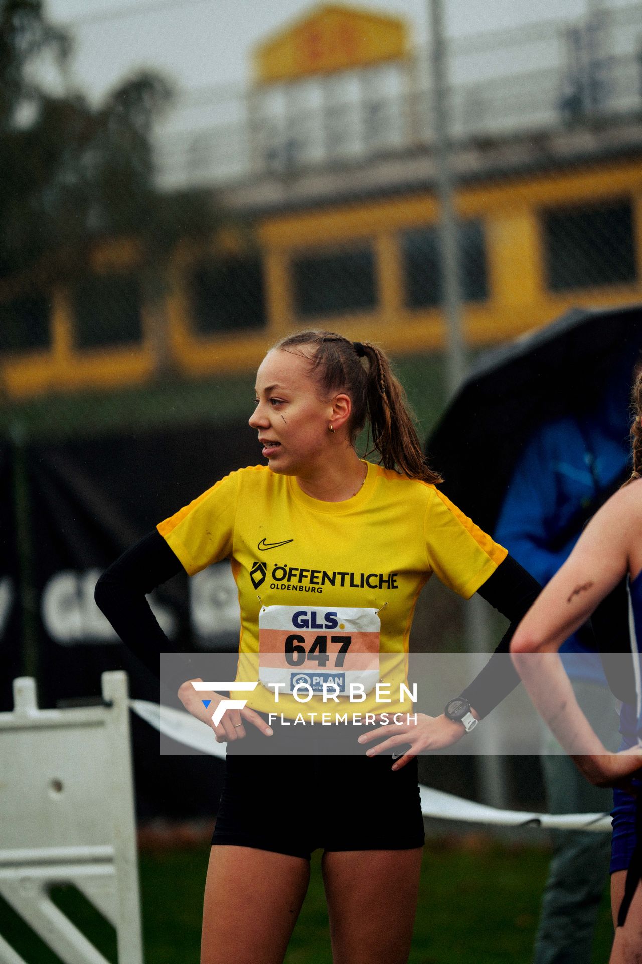 Carolin Hinrichs (VfL Löningen) im Lauf L09 - Frauen, U23 Langstrecke bei den Deutschen Meisterschaften im Crosslauf auf dem Sportgelände Bürgerpark Nord am 30.11.2025 in Darmstadt