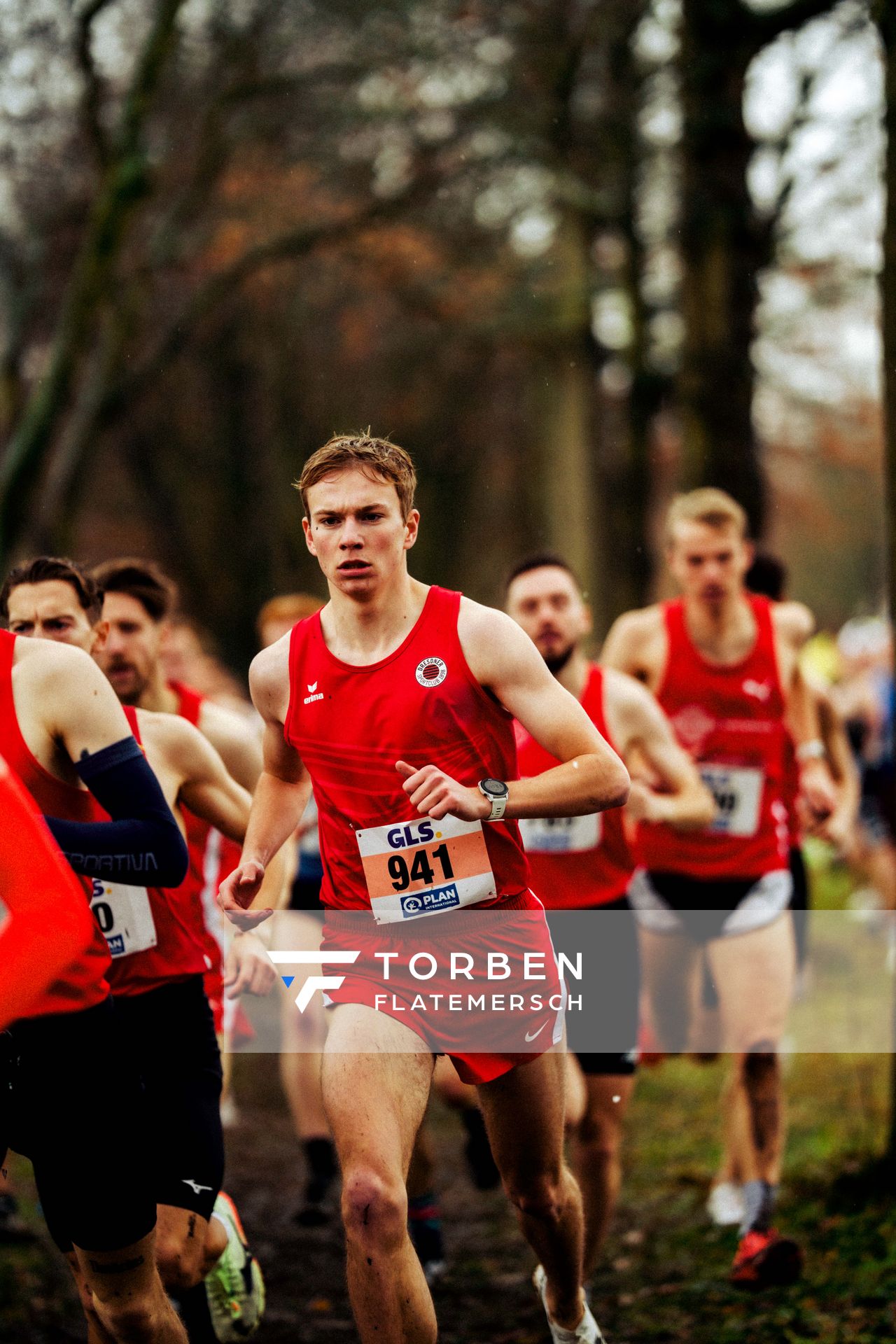 Valentin Röhrig (Dresdner SC 1898) im Lauf L10 - Männer, U23 Langstrecke bei den Deutschen Meisterschaften im Crosslauf auf dem Sportgelände Bürgerpark Nord am 30.11.2025 in Darmstadt