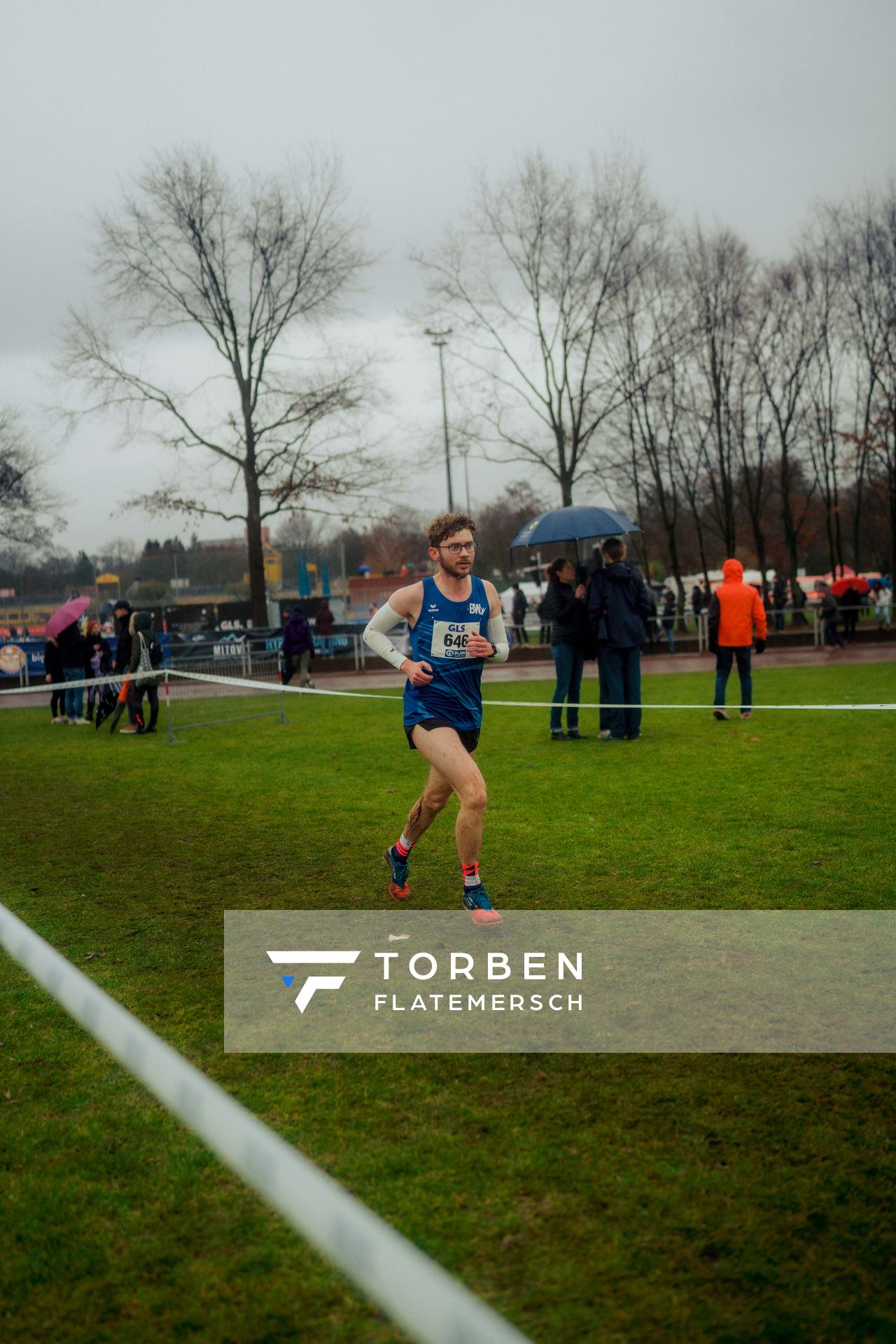 Stefan Fangmann (TuS Blau-Weiß Lohne) im Lauf L10 - Männer, U23 Langstrecke bei den Deutschen Meisterschaften im Crosslauf auf dem Sportgelände Bürgerpark Nord am 30.11.2025 in Darmstadt