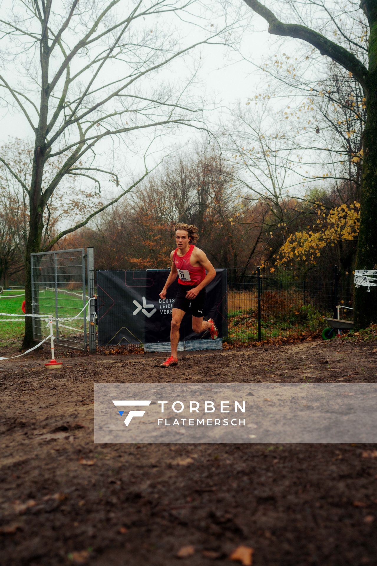 Markus Görger (LG Region Karlsruhe) im Lauf L10 - Männer, U23 Langstrecke bei den Deutschen Meisterschaften im Crosslauf auf dem Sportgelände Bürgerpark Nord am 30.11.2025 in Darmstadt