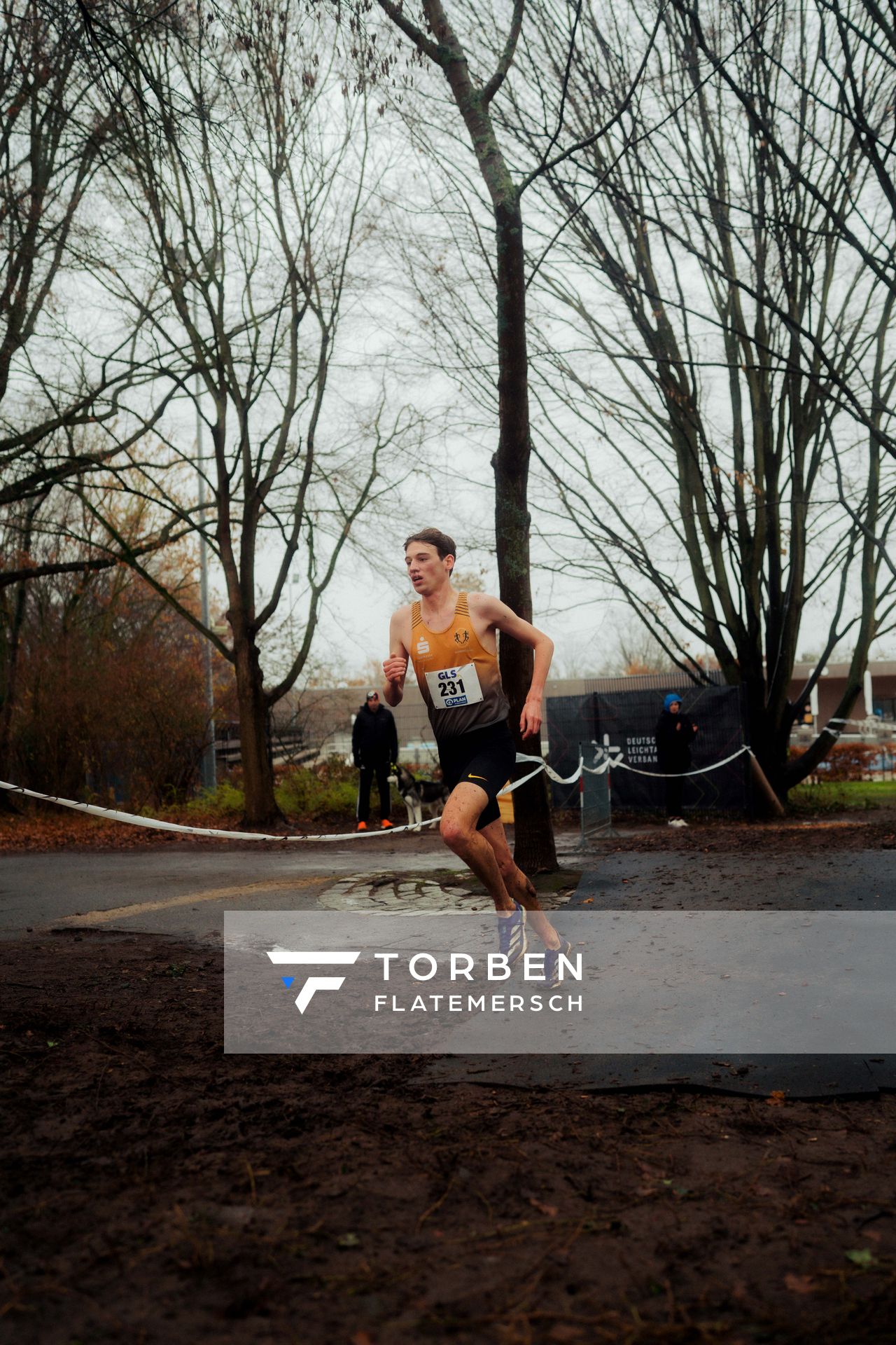Nick Jäger (LSC Höchstadt/Aisch) im Lauf L10 - Männer, U23 Langstrecke bei den Deutschen Meisterschaften im Crosslauf auf dem Sportgelände Bürgerpark Nord am 30.11.2025 in Darmstadt
