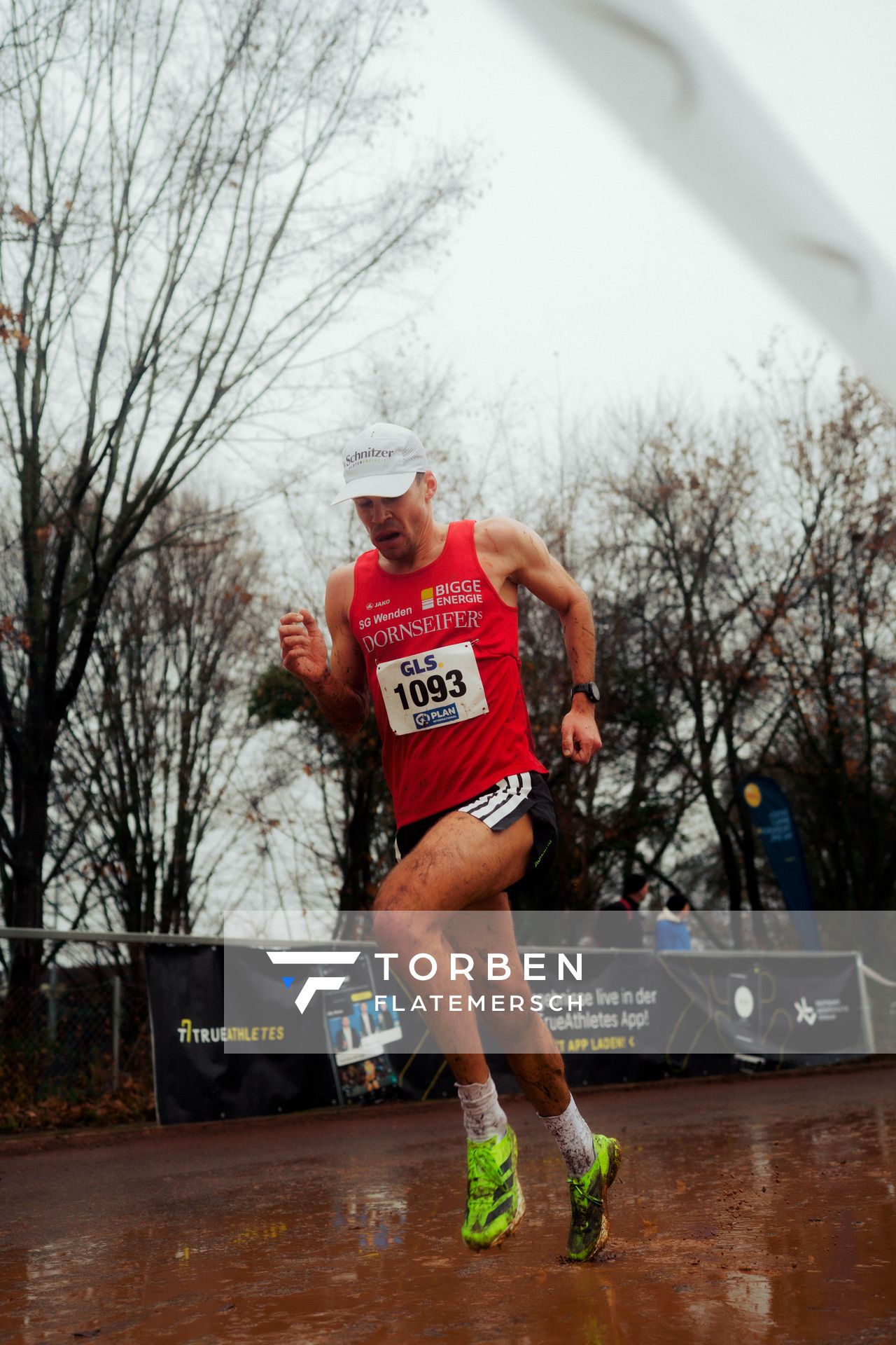 Jonas Hoffmann (SG Wenden) im Lauf L10 - Männer, U23 Langstrecke bei den Deutschen Meisterschaften im Crosslauf auf dem Sportgelände Bürgerpark Nord am 30.11.2025 in Darmstadt