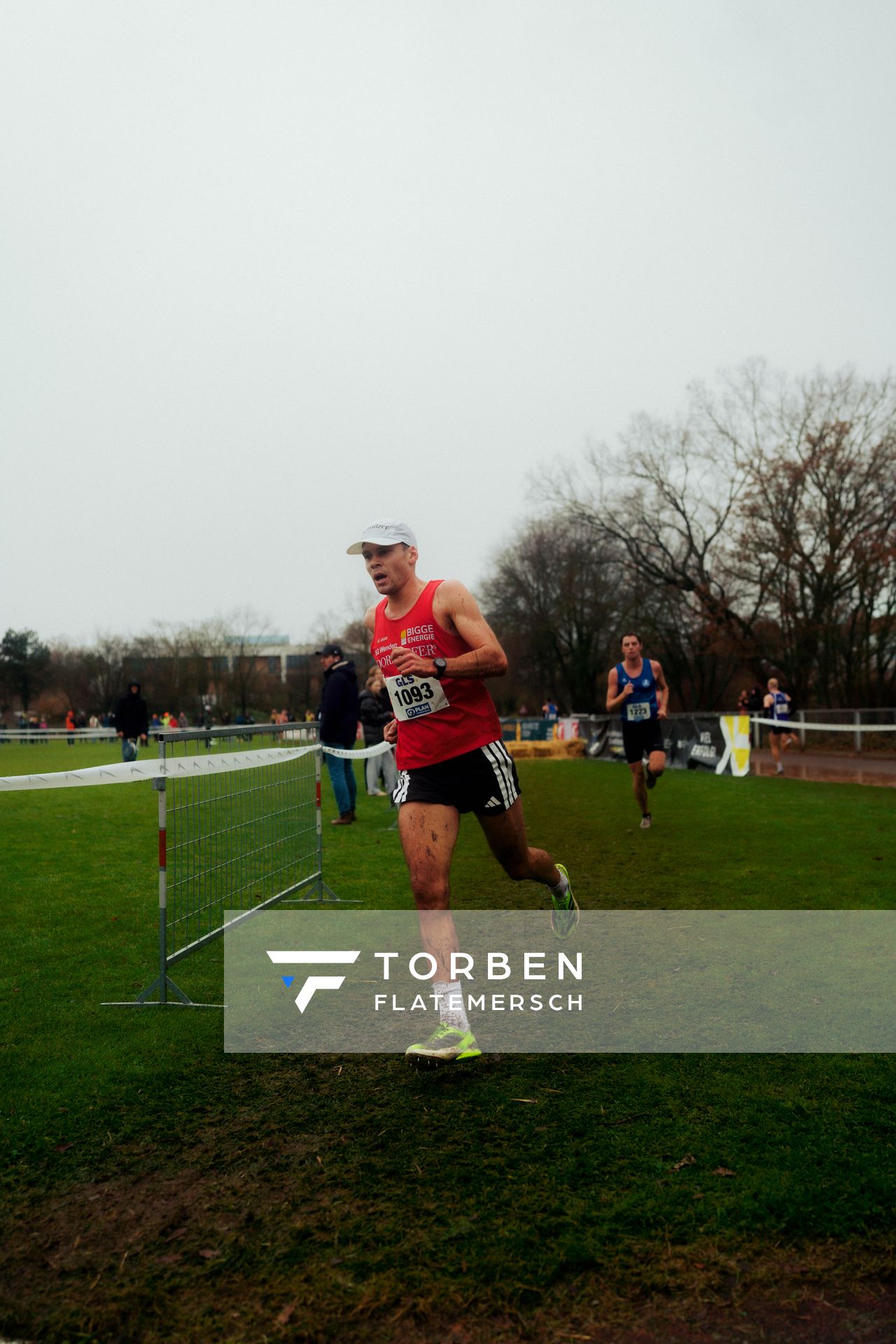 Jonas Hoffmann (SG Wenden) im Lauf L10 - Männer, U23 Langstrecke bei den Deutschen Meisterschaften im Crosslauf auf dem Sportgelände Bürgerpark Nord am 30.11.2025 in Darmstadt