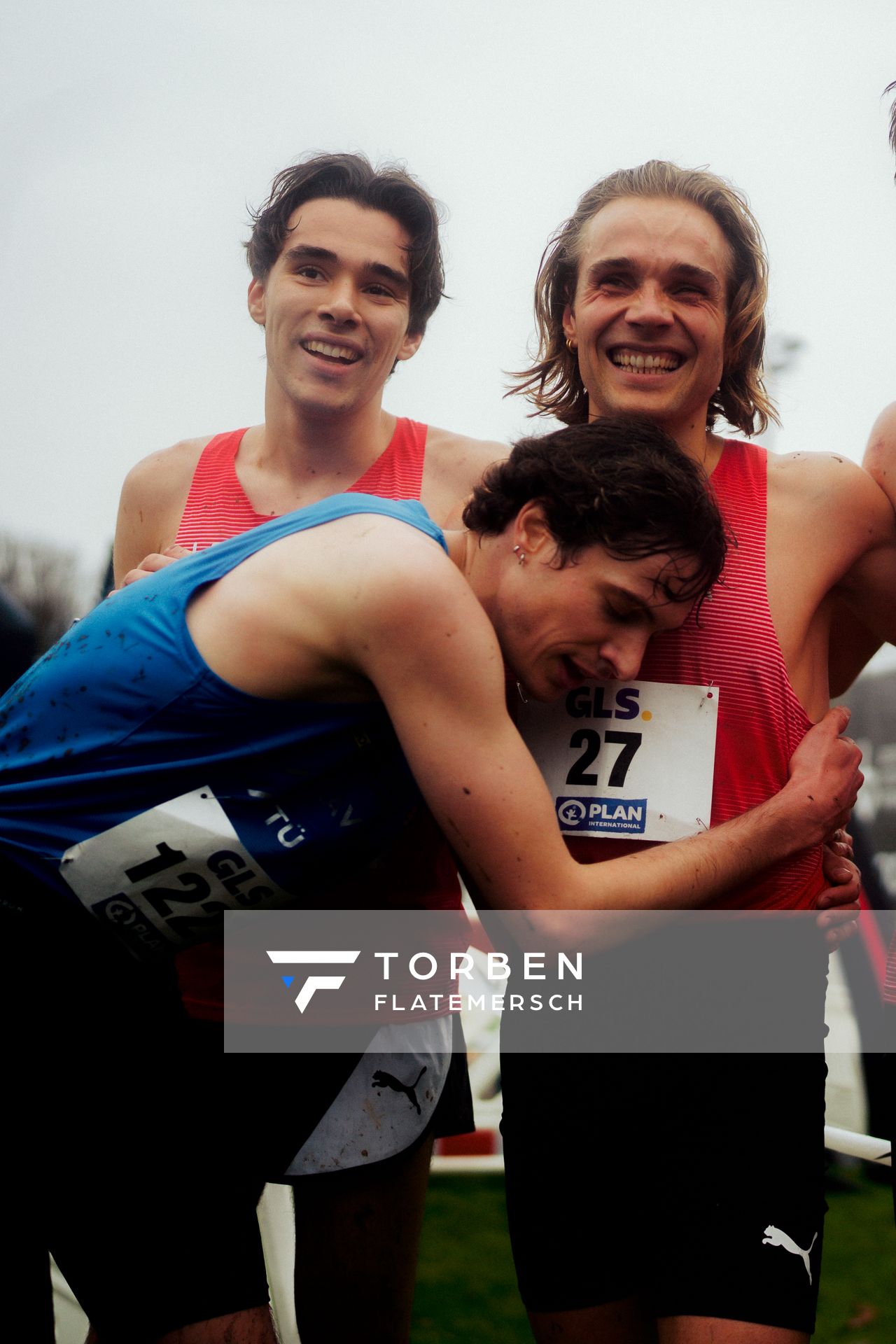 Markus Görger (LG Region Karlsruhe), Robert Baumann (LAV Stadtwerke Tübingen) bei den Deutschen Meisterschaften im Crosslauf auf dem Sportgelände Bürgerpark Nord am 30.11.2025 in Darmstadt