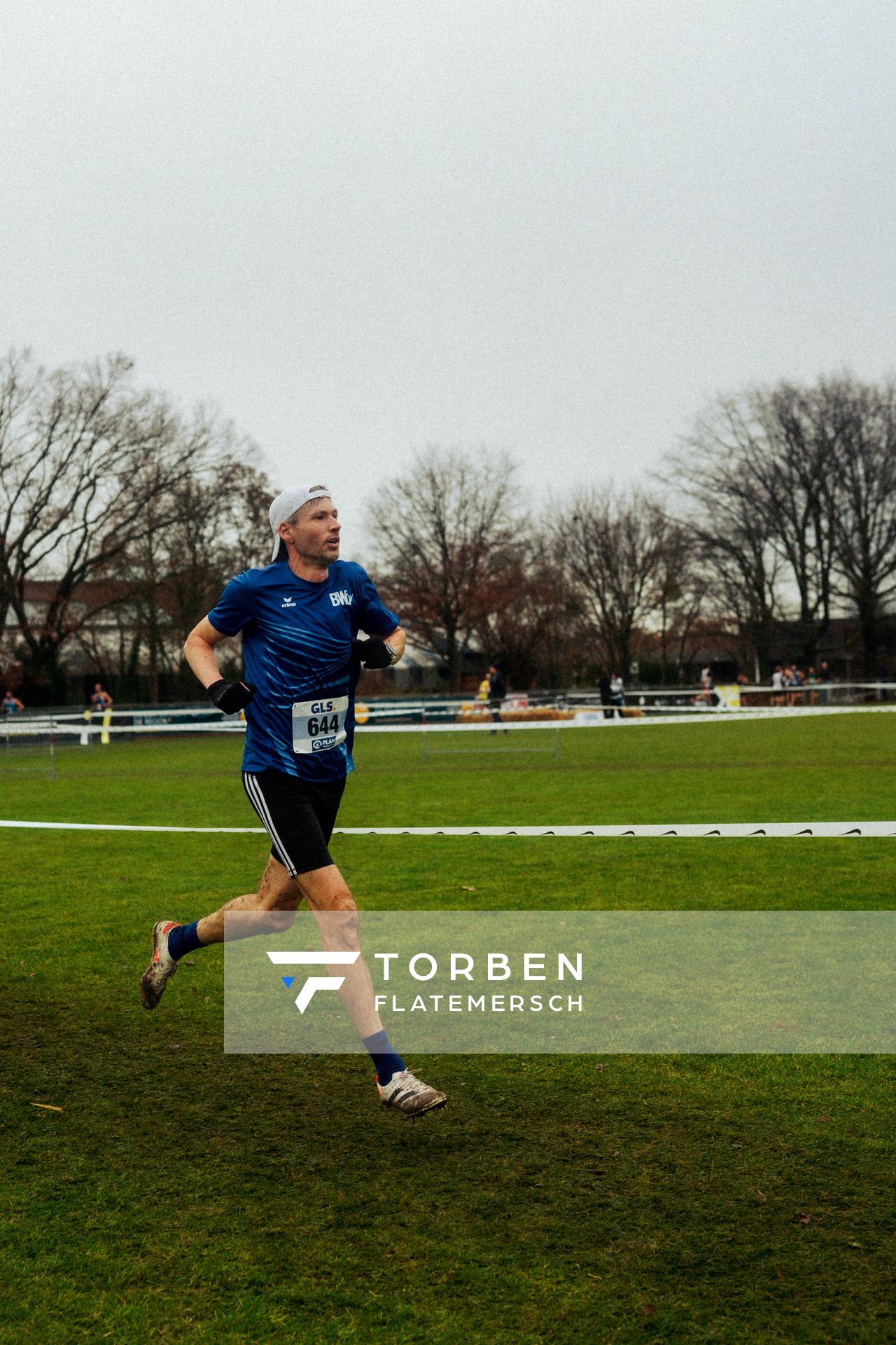 Andreas Bröring (TuS Blau-Weiß Lohne) im Lauf L12 - M35 - M45 Langstrecke bei den Deutschen Meisterschaften im Crosslauf auf dem Sportgelände Bürgerpark Nord am 30.11.2025 in Darmstadt
