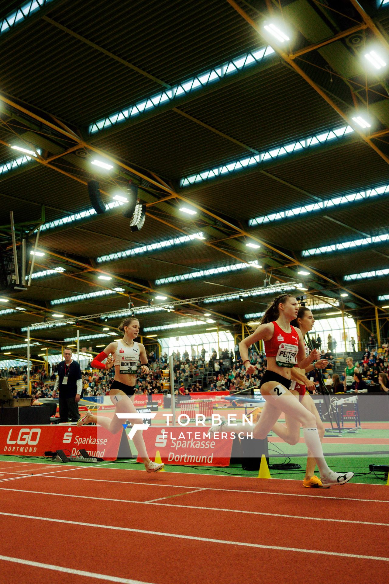 Nortje Dickebohm (LG Olympia Dortmund), Mara Emilia Peltzer (LG Olympia Dortmund) am 08.02.2026 beim Sparkassen Indoor Meeting in der Helmut-Körnig-Halle in Dortmund