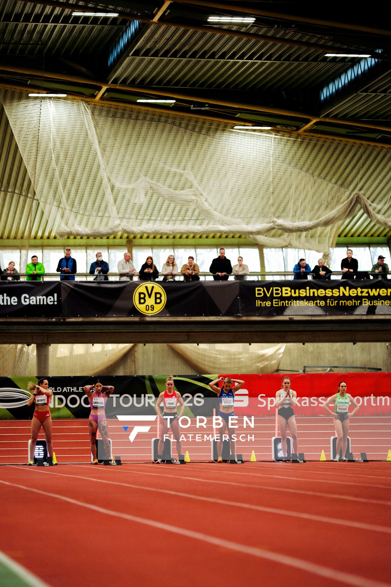 María Ignacia Montt (Chile), Ewa Swoboda (Polen), Sophia Junk (LG Rhein-Wied), Jolina Ernst (TV Wattenscheid 01), Lucija Potnik (Slowenien) am 08.02.2026 beim Sparkassen Indoor Meeting in der Helmut-Körnig-Halle in Dortmund