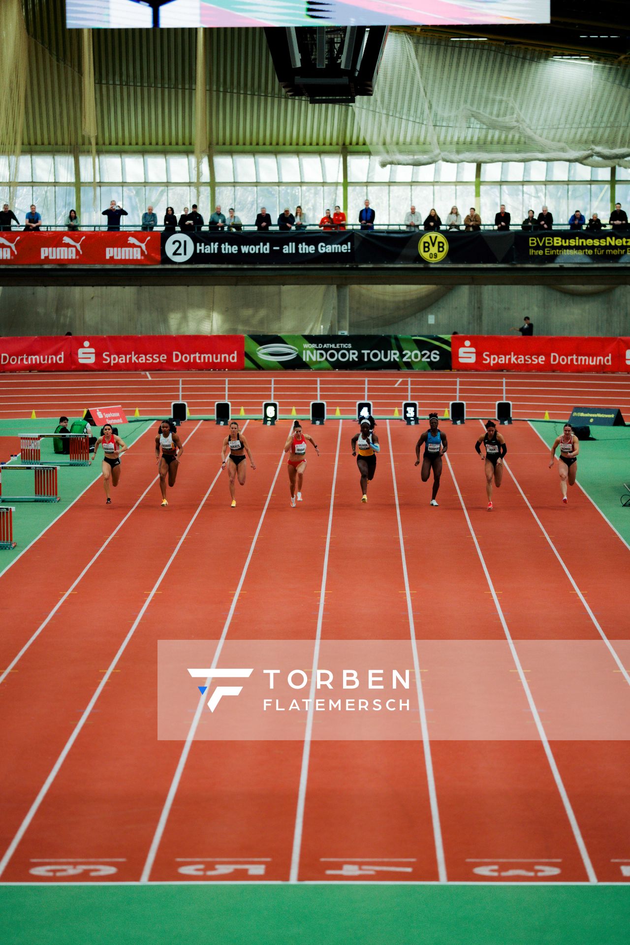 Rafailía Spanoudáki-hatziríga (Griechenland), Imani Lansiquot (Großbritannien), Rebekka Haase (Sprintteam Wetzlar), Mabel Akande (Großbritannien), Gloria Hooper (Italien), Viola John (LG Brillux Münster), Céline Bürgi (Schweiz) am 08.02.2026 beim Sparkassen Indoor Meeting in der Helmut-Körnig-Halle in Dortmund