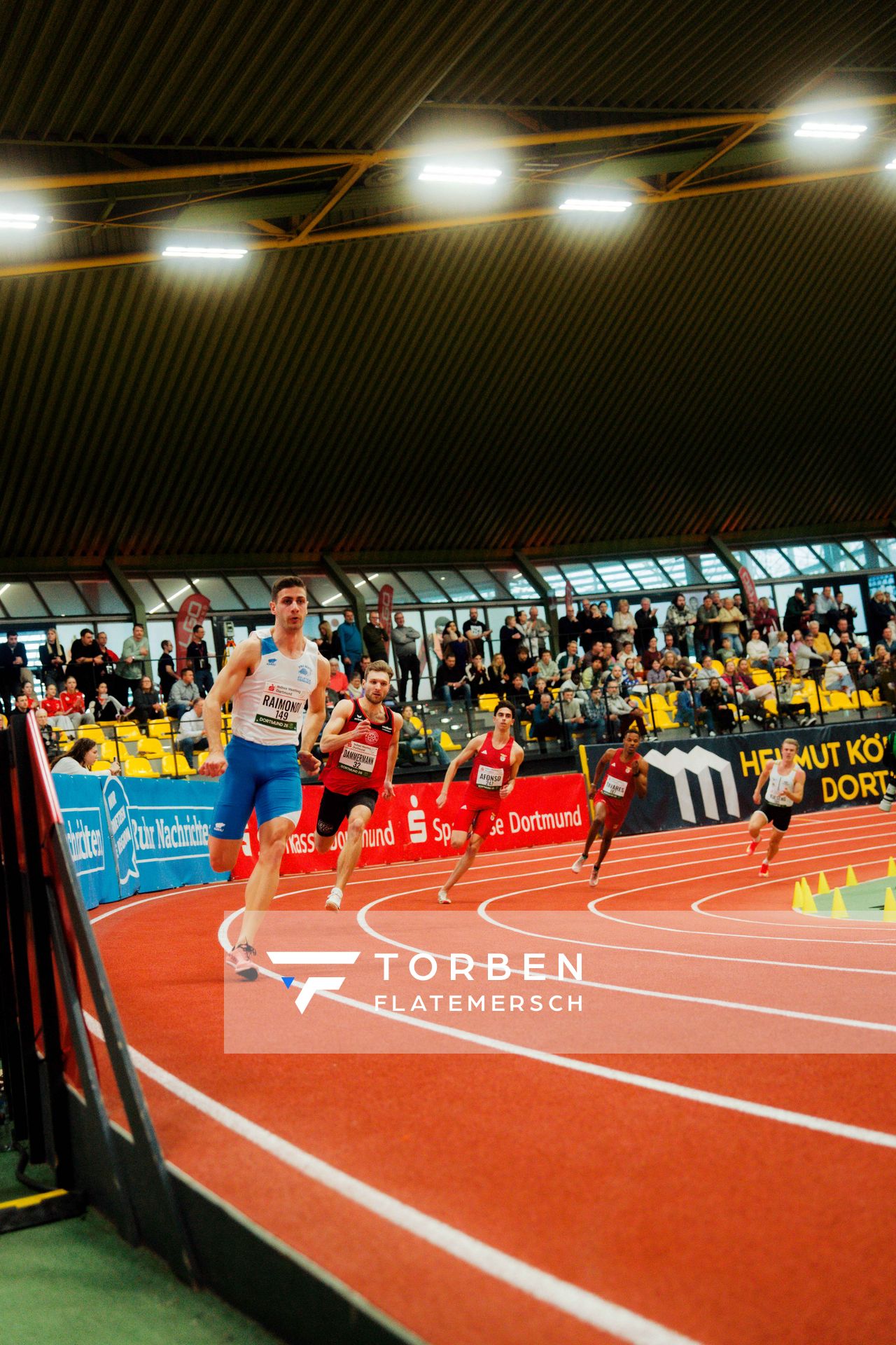 Matteo Raimondi (Italien), Fabian Dammermann (LG Osnabrück), Pedro Afonso (Portugal) am 08.02.2026 beim Sparkassen Indoor Meeting in der Helmut-Körnig-Halle in Dortmund