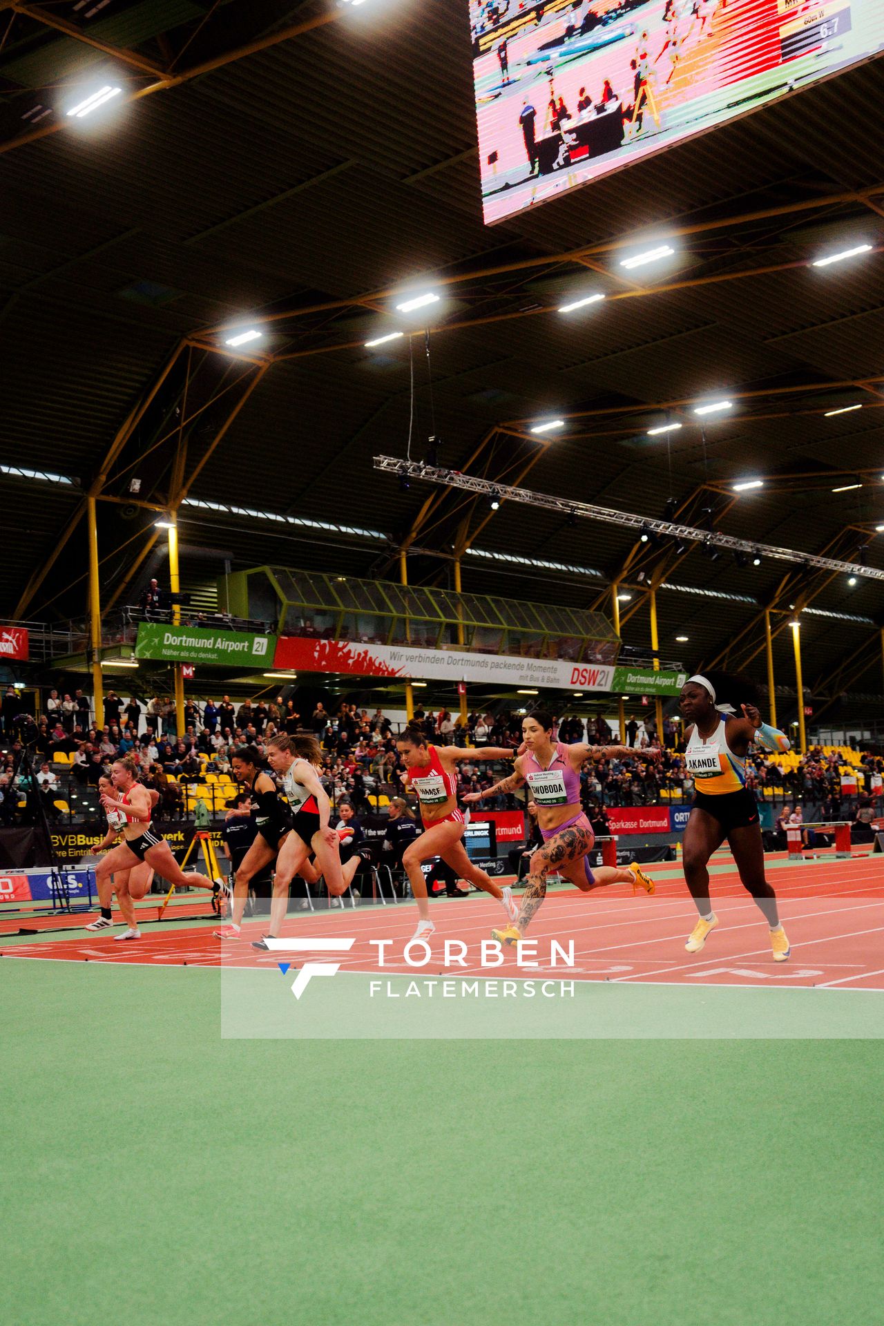 Sophia Junk (LG Rhein-Wied), Rebekka Haase (Sprintteam Wetzlar), Ewa Swoboda (Polen), Mabel Akande (Großbritannien) am 08.02.2026 beim Sparkassen Indoor Meeting in der Helmut-Körnig-Halle in Dortmund