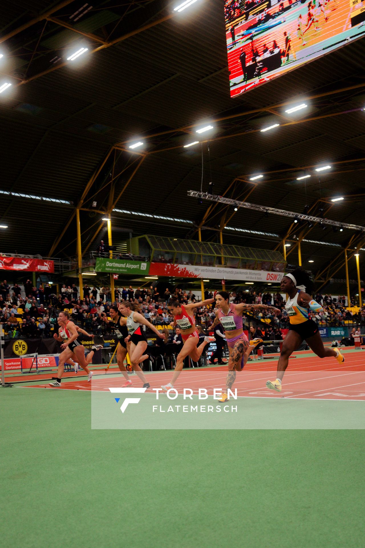 Sophia Junk (LG Rhein-Wied), Rebekka Haase (Sprintteam Wetzlar), Ewa Swoboda (Polen), Mabel Akande (Großbritannien) am 08.02.2026 beim Sparkassen Indoor Meeting in der Helmut-Körnig-Halle in Dortmund