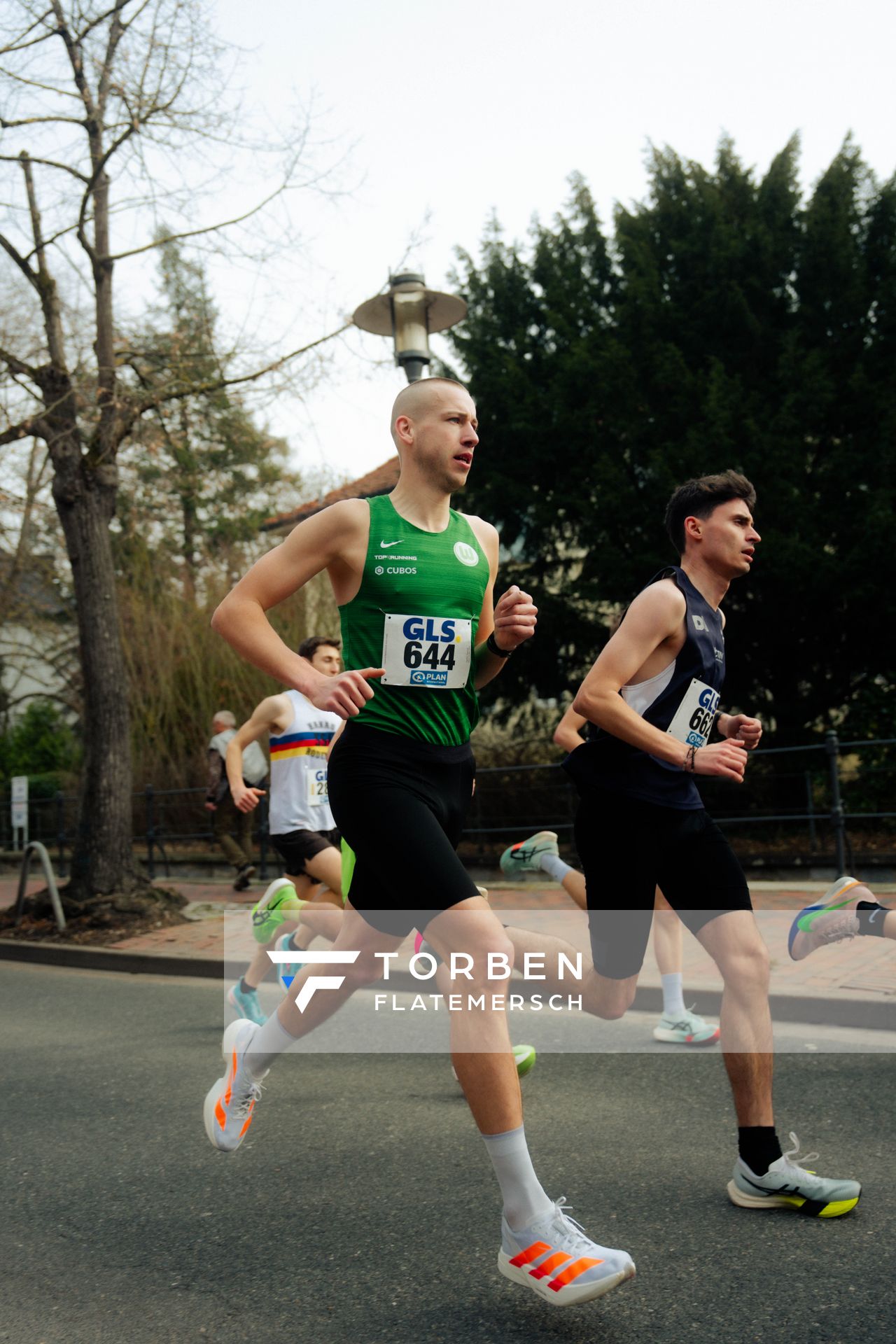 Steffen Hannich (VfL Wolfsburg), Peter Boysen (TSV Bienenbüttel) am 08.03.2026 bei den Deutschen Meisterschaften 10 km Straße in Uelzen