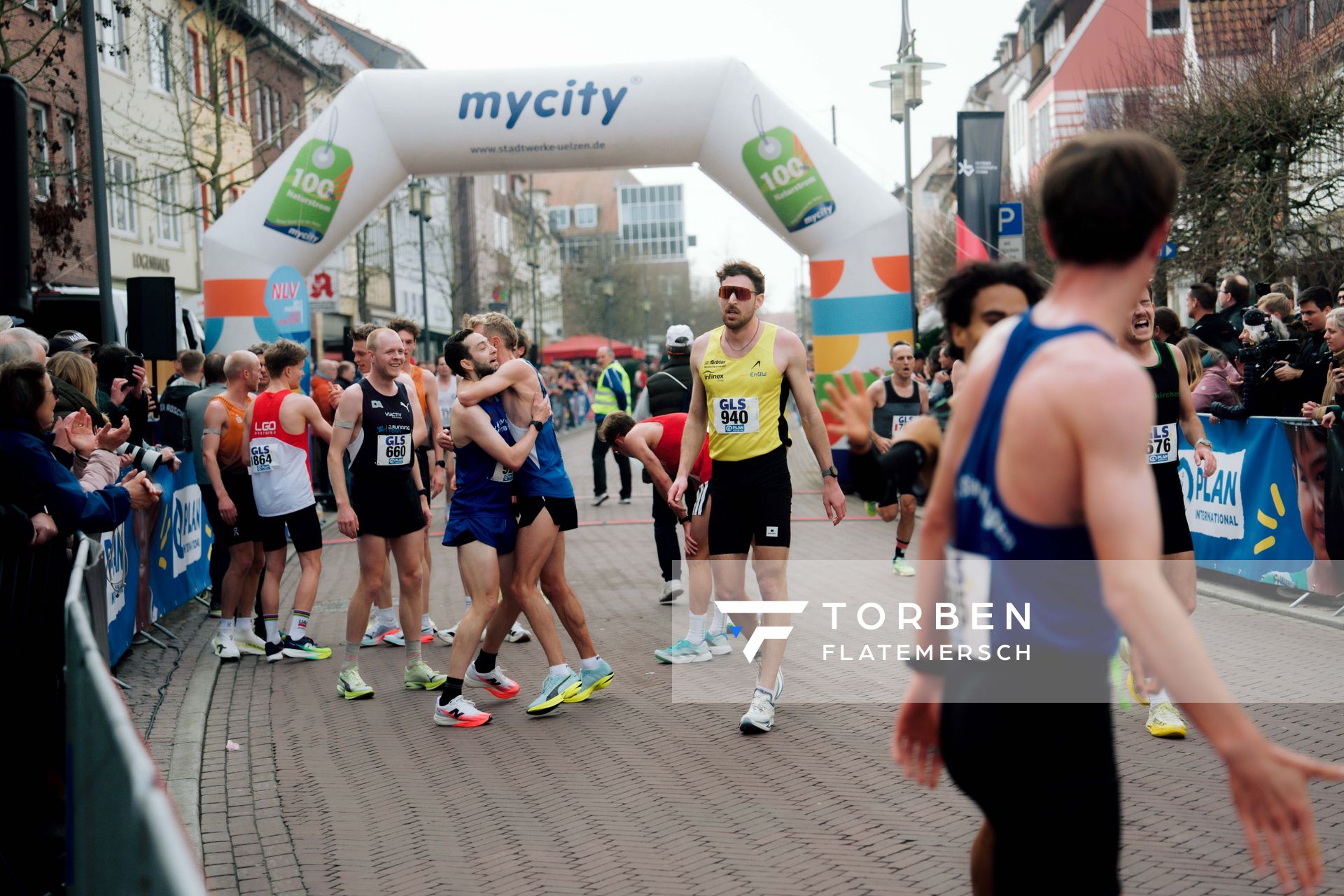 Hannes Burger (Düsseldorf Athletics), Maximilian Thorwirth (LAV Stadtwerke Tübingen), Jens Mergenthaler (LG farbtex Nordschwarzwald), Nils Voigt (TV Wattenscheid 01) am 08.03.2026 bei den Deutschen Meisterschaften 10 km Straße in Uelzen