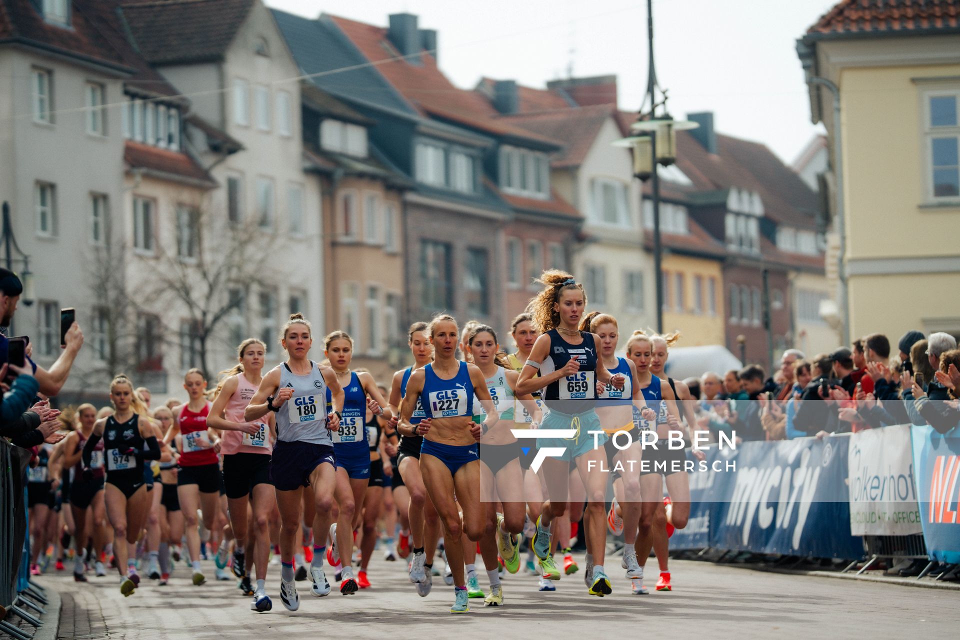 Anna Lisa Langerwisch (SCC Berlin), Lisa Merkel (LAV Stadtwerke Tübingen) Domenika Mayer (LG TELIS FINANZ Regensburg), Gesa Felicitas Krause (Silvesterlauf Trier), Esther Pfeiffer (Düsseldorf Athletics), Eva Dieterich (LAV Stadtwerke Tübingen) am 08.03.2026 bei den Deutschen Meisterschaften 10 km Straße in Uelzen