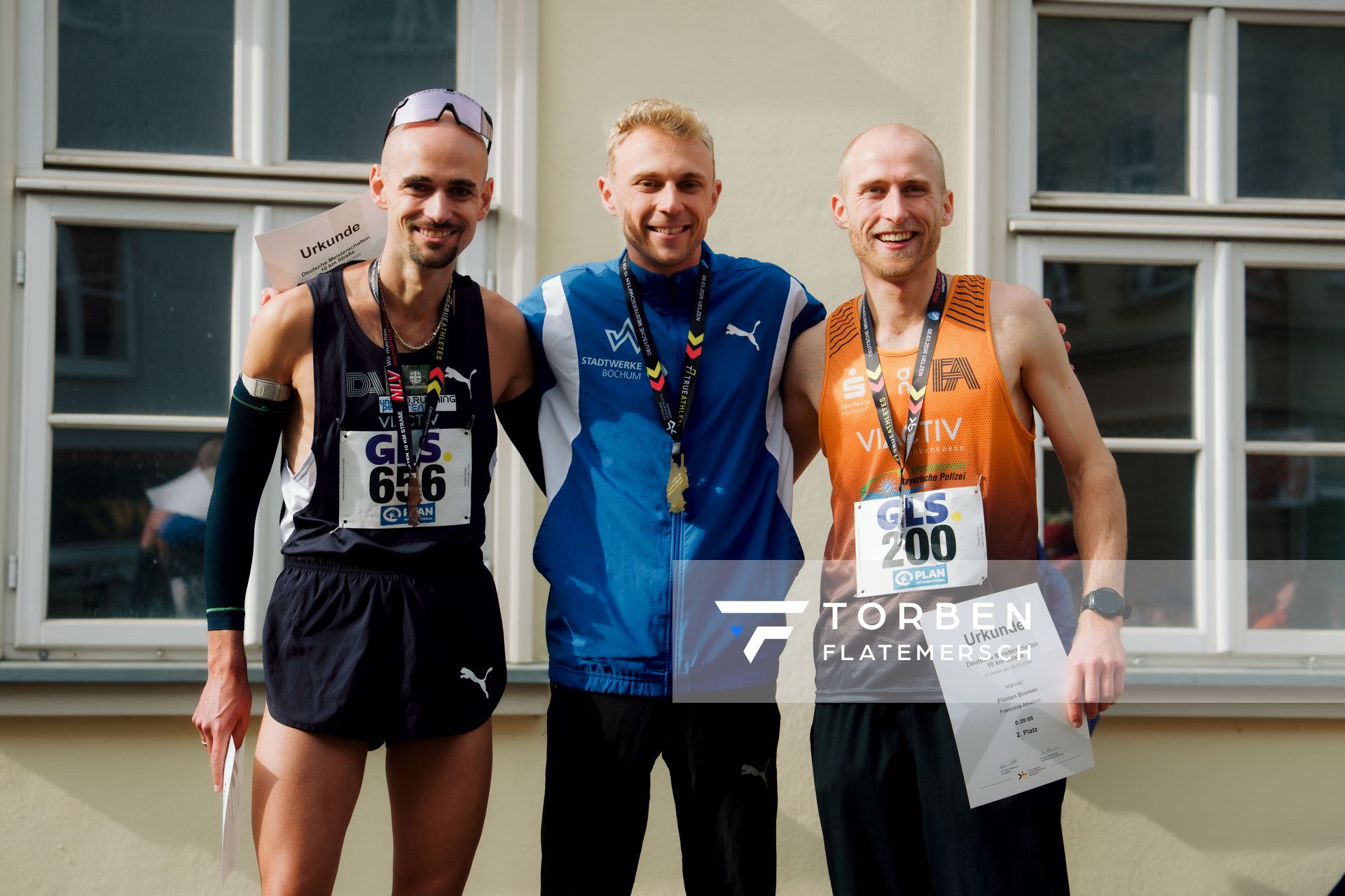 Hendrik Pfeiffer (Düsseldorf Athletics), Nils Voigt (TV Wattenscheid 01), Florian Bremm (Franconia Athletics) am 08.03.2026 bei den Deutschen Meisterschaften 10 km Straße in Uelzen