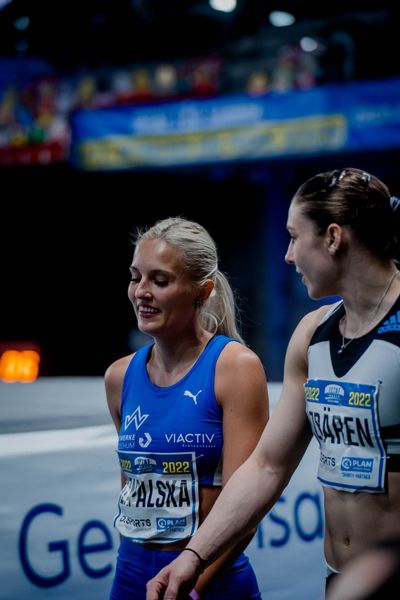 Monika Zapalska (TV Wattenscheid 01), Noemi Zbaeren (SUI) am 20.02.2022 beim ISTAF in Duesseldorf