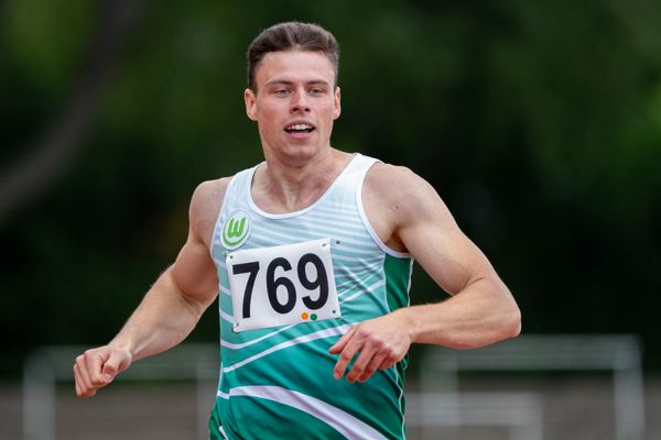 Michel Meissner (VfL Wolfsburg) ueber 200m am 11.07.2020 waehrend dem Backontrack-Meeting in Dortmund