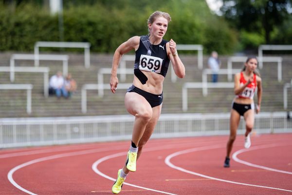 Talea Prepens (TV Cloppenburg) ueber 200m am 11.07.2020 waehrend dem Backontrack-Meeting in Dortmund