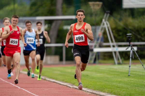 Justin Lukas (LG Brillux Muenster) ueber 800m am 22.07.2020 waehrend dem Meller Laeufermeeting