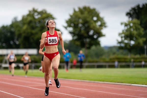 Marie Zepter (LG Osnabrueck) ueber 400m am 22.07.2020 waehrend dem Meller Laeufermeeting