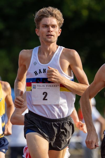 Lukas Abele (SSC Hanau-Rodenbach) am 25.07.2020 waehrend der Laufnacht der Sparkassen Gala in Regensburg