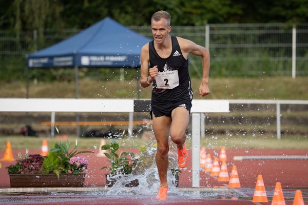 Martin Grau (LAC Erfurt) am 25.07.2020 waehrend der Laufnacht der Sparkassen Gala in Regensburg