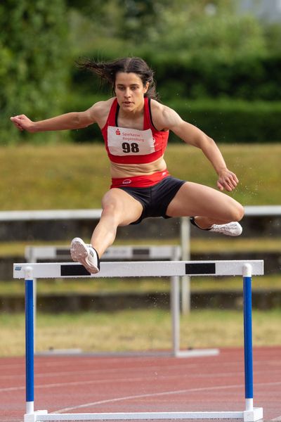 Anne Gebauer (VfL Eintracht Hannover) ueber 400m Huerden am 26.07.2020 waehrend der Sparkassen Gala in Regensburg