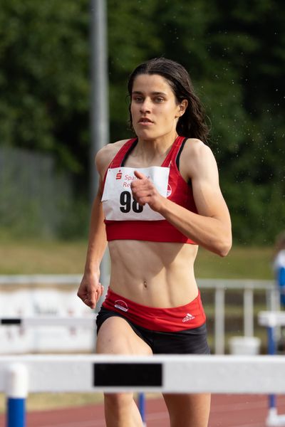 Anne Gebauer (VfL Eintracht Hannover) ueber 400m Huerden am 26.07.2020 waehrend der Sparkassen Gala in Regensburg