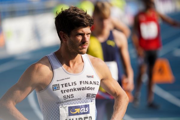 Benedikt Huber (FINANZ Regensburg) vor dem 800m Finale am 09.08.2020 waehrend den deutschen Leichtathletik-Meisterschaften 2020 im Eintracht-Stadion in Braunschweig an Tag 2 (Nachmittags-Session)