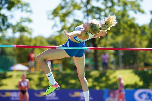 Marie Dehning (LG Celle-Land) beim Hochsprung waehrend den Deutschen Leichtathletik-Mehrkampfmeisterschaften (Tag 1) am 21.08.2020 in Vaterstetten (Bayern)