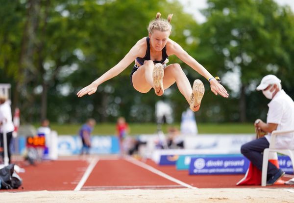 Meret Joeris (USC Mainz) im Weitsprung;Deutsche Leichtathletik-Mehrkampfmeisterschaften (Tag 1) am 22.08.2020 in Vaterstetten (Bayern)