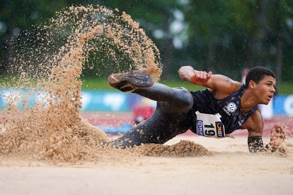 Malik Diakite (Hannover 96) beim Weitsprung; Deutsche Leichtathletik-Mehrkampfmeisterschaften (Tag 2) am 22.08.2020 in Vaterstetten (Bayern)