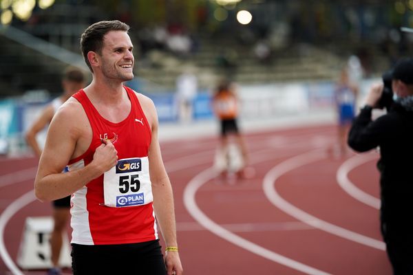 Nils Kruse (LG Region Karlsruhe) vor dem 400m Lauf ;Deutsche Leichtathletik-Mehrkampfmeisterschaften (Tag 2) am 22.08.2020 in Vaterstetten (Bayern)