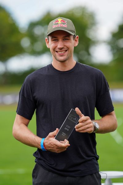 Niklas Kaul (USC Mainz) bei der Ehrung für den Sportler des Jahres 2019; Deutsche Leichtathletik-Mehrkampfmeisterschaften (Tag 3) am 23.08.2020 in Vaterstetten (Bayern)