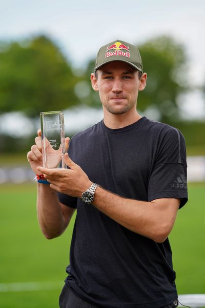 Niklas Kaul (USC Mainz) bei der Ehrung für den Sportler des Jahres 2019; Deutsche Leichtathletik-Mehrkampfmeisterschaften (Tag 3) am 23.08.2020 in Vaterstetten (Bayern)